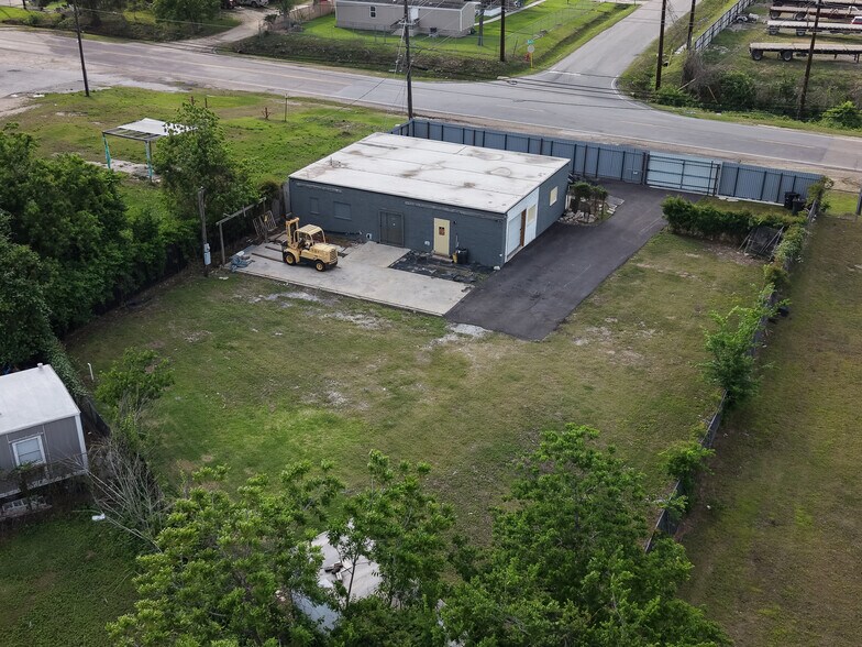 16526 Market St, Channelview, TX à vendre - Photo de l’immeuble – Image 3 sur 27
