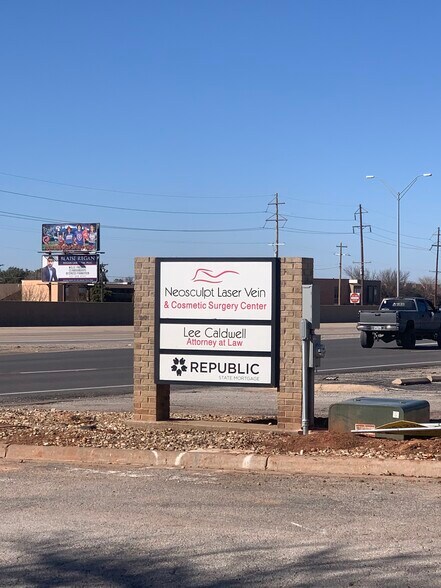 2225 S Danville Dr, Abilene, TX à vendre - Photo de l’immeuble – Image 2 sur 6