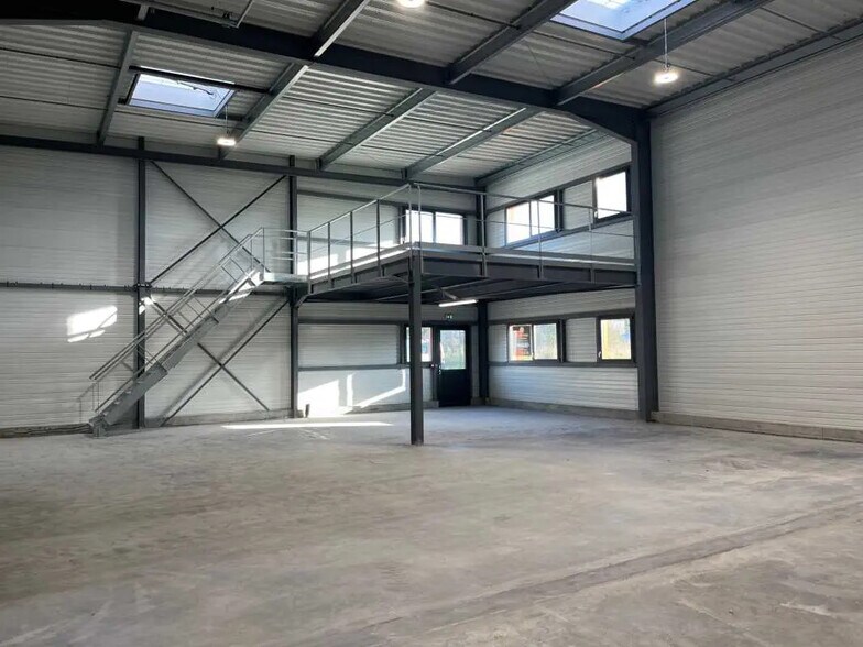 Local d’activités dans Saint-Nazaire à louer - Photo intérieure – Image 3 sur 11
