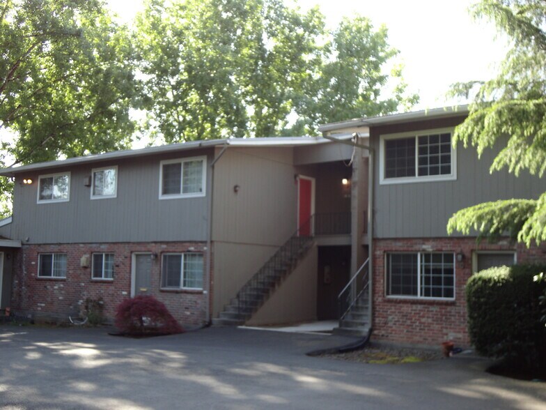 4540 SW Dogwood Ln, Portland, OR à vendre - Photo de l’immeuble – Image 3 sur 10