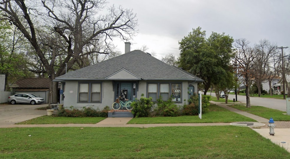 102 E University Ave, Georgetown, TX à vendre - Photo principale – Image 1 sur 2