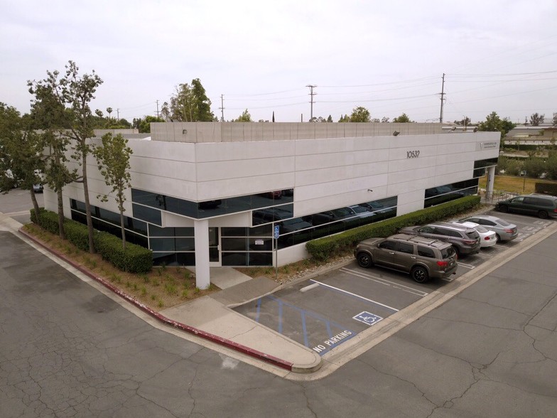 10532 Acacia St, Rancho Cucamonga, CA à louer - Photo de l’immeuble – Image 1 sur 2