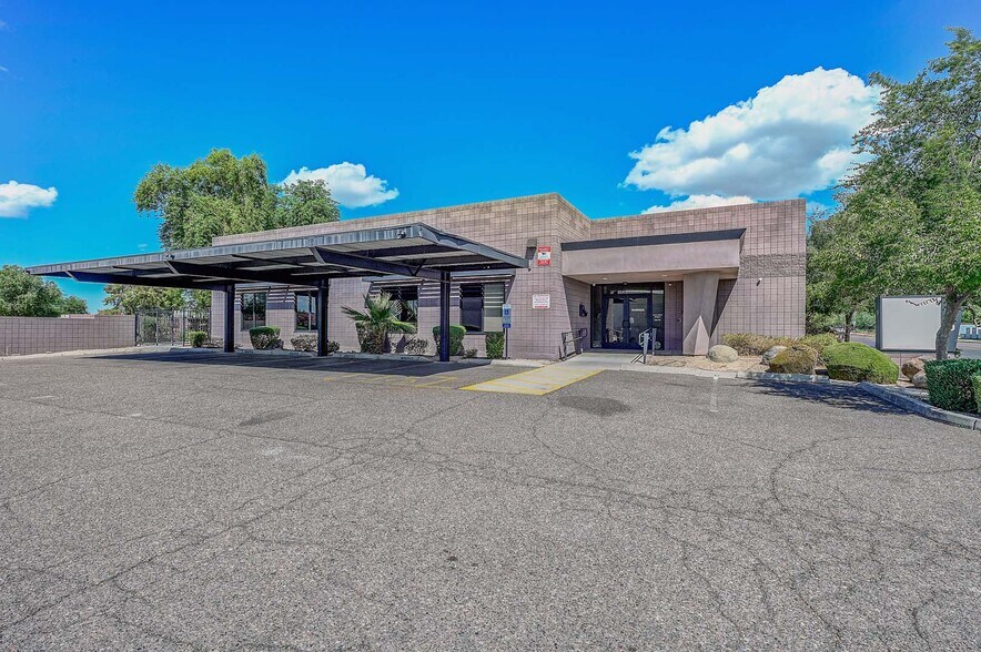 1620 N 48th St, Phoenix, AZ à louer - Photo de l’immeuble – Image 2 sur 16