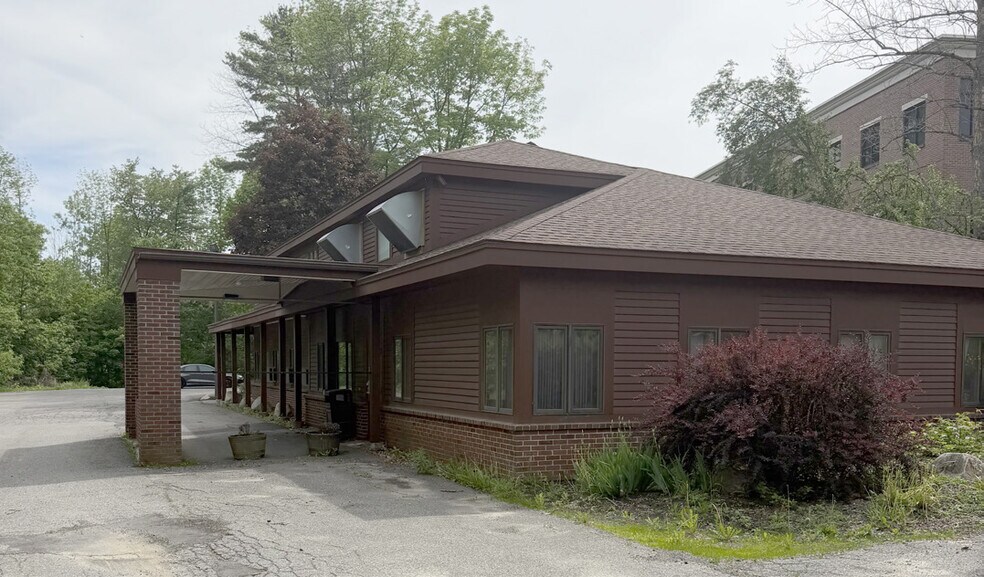 174 Kennedy Memorial Dr, Waterville, ME à vendre - Photo de l’immeuble – Image 2 sur 2