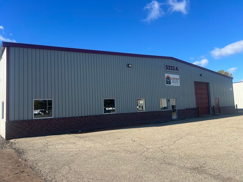 5323 Dixie Hwy, Waterford, MI à louer - Photo de l’immeuble – Image 1 sur 10