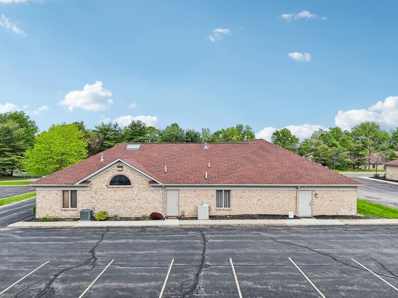 819 Southwestern Run, Youngstown, OH à vendre - Photo de l’immeuble – Image 3 sur 37