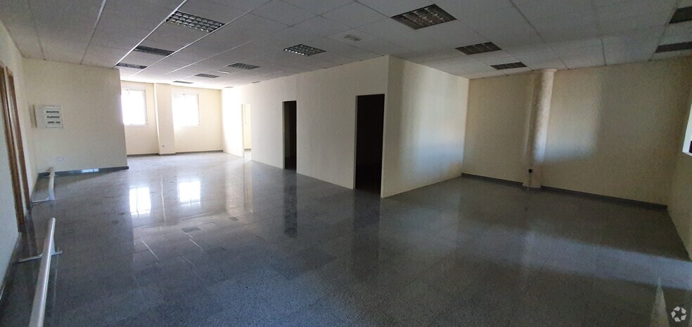 Industriel/Logistique dans Móstoles, Madrid à vendre - Photo principale – Image 1 sur 19