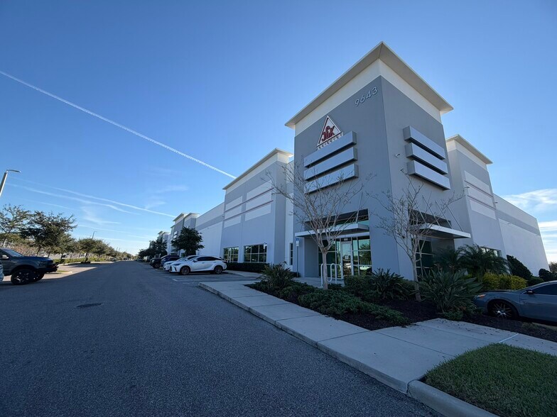 1801 Boice Pond Rd, Orlando, FL à louer - Photo de l’immeuble – Image 2 sur 3