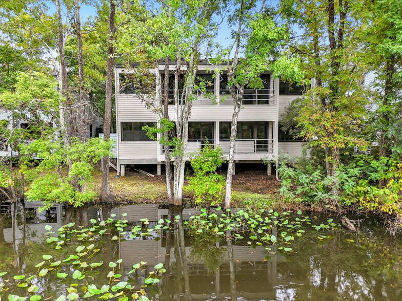 8818 Goodbys Executive Dr, Jacksonville, FL à vendre - Photo de l’immeuble – Image 3 sur 19