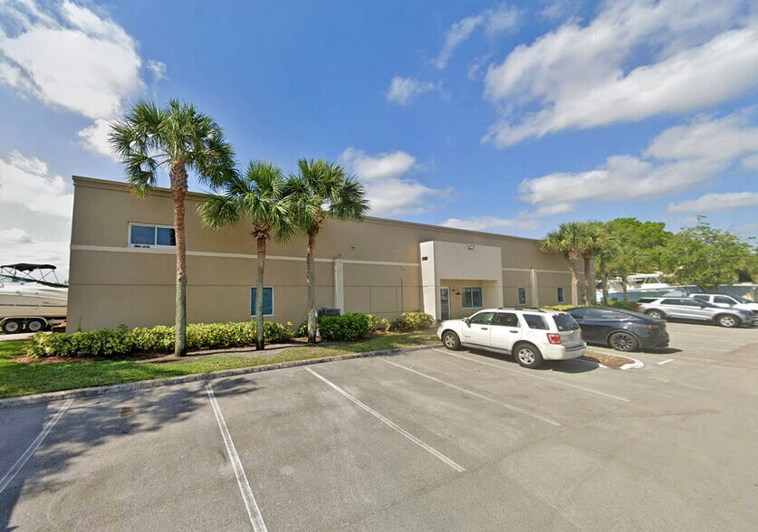 3500 SW 15th St, Deerfield Beach, FL à louer - Photo de l’immeuble – Image 2 sur 10