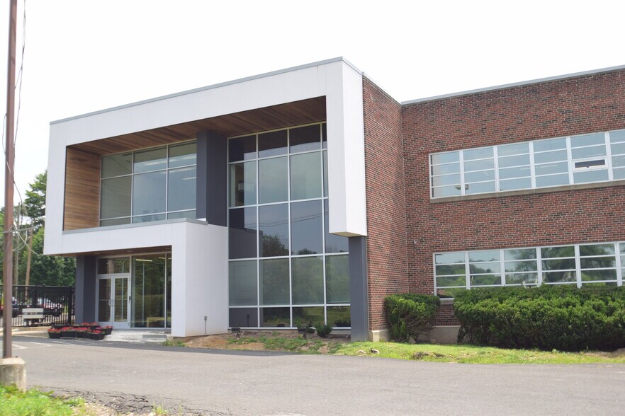 300 Brookside Ave, Ambler, PA à louer - Photo de l’immeuble – Image 2 sur 6