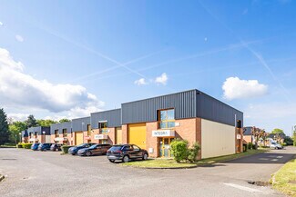 Plus de détails pour 10 Avenue Du Fief, Saint-Ouen-l'Aumône - Local d'activités à louer