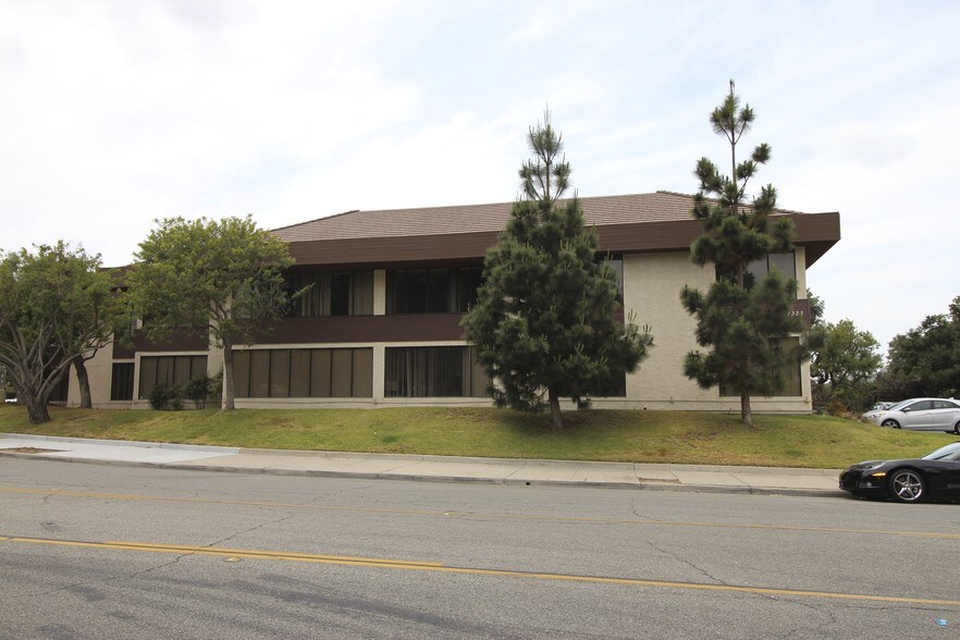 1323 Newbury Rd, Newbury Park, CA à vendre - Photo de l’immeuble – Image 2 sur 2