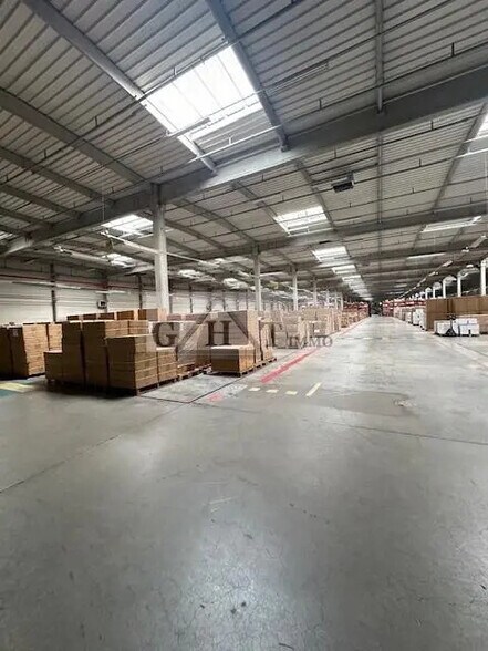Industriel/Logistique dans Bondoufle à louer - Photo de l’immeuble – Image 3 sur 14