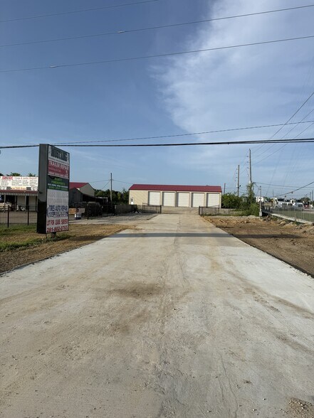 19181 Highway 105 W, Montgomery, TX à louer - Photo de l’immeuble – Image 2 sur 10