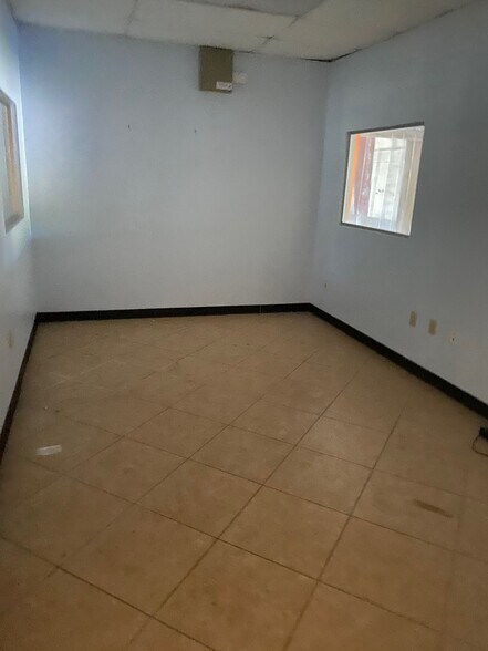 6439 Milner Blvd, Orlando, FL à louer - Photo intérieure – Image 3 sur 4