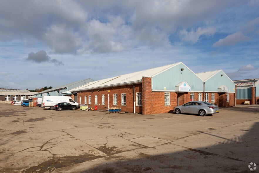 B1-B10 Parkside Ln, Leeds à louer - Photo principale – Image 1 sur 12