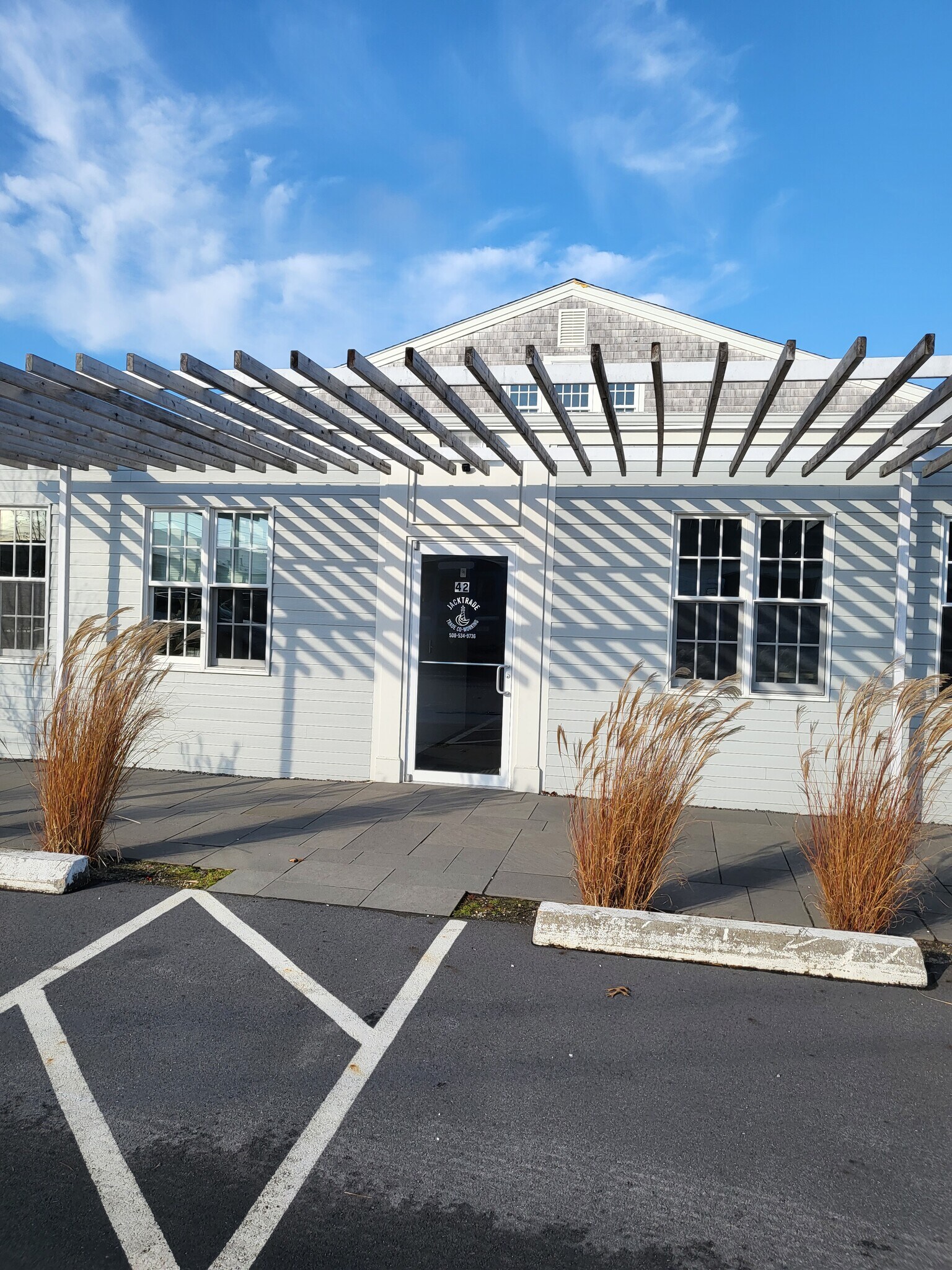 42 Warehouse Rd, Hyannis, MA à louer Photo de l’immeuble– Image 1 sur 11