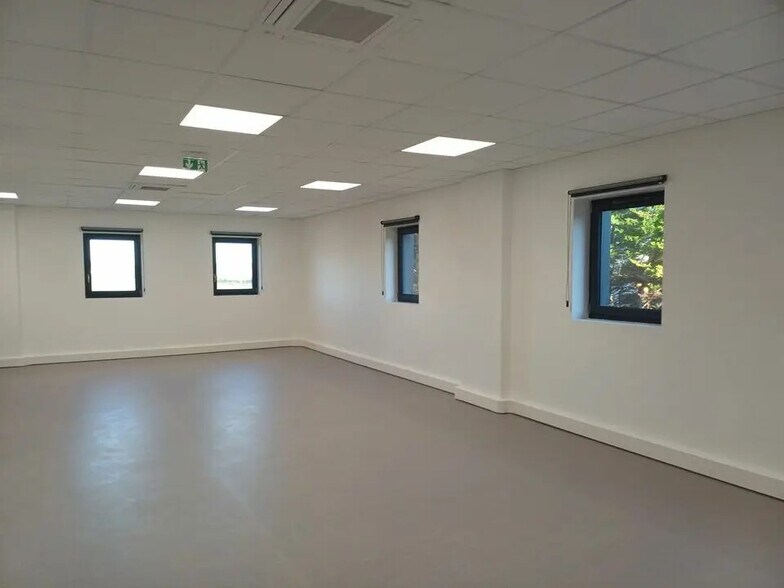 Bureau dans Caen à louer - Photo intérieure – Image 3 sur 8