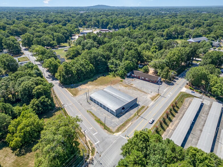 702 Linwood Rd, Gastonia, NC à vendre - Photo de l’immeuble – Image 2 sur 31