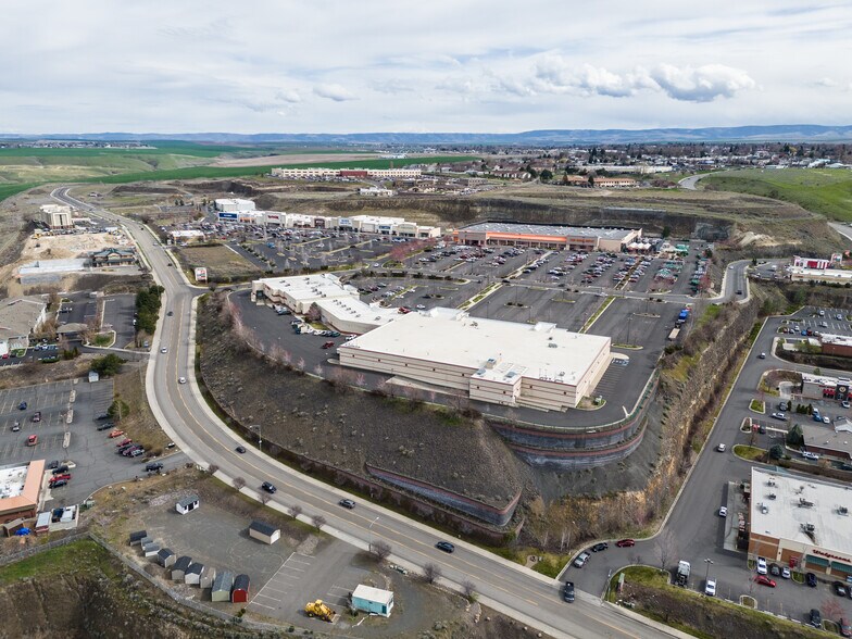 2330 Nez Perce Dr, Lewiston, ID à louer - Photo de l’immeuble – Image 2 sur 38
