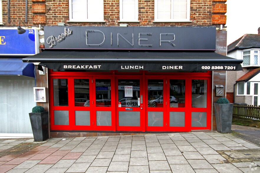 24 Hampden Sq, Londres à louer - Photo de l’immeuble – Image 2 sur 3