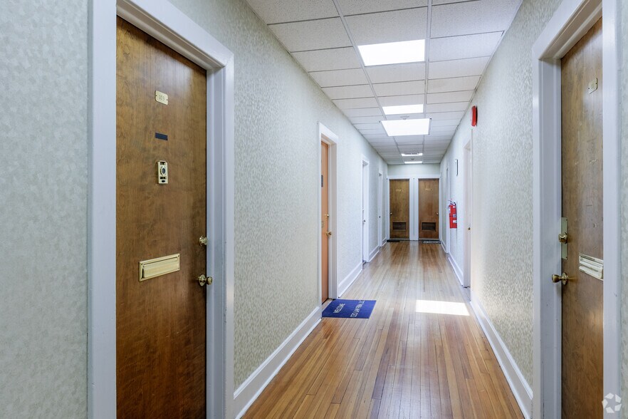 238 Main St, Hackensack, NJ à louer - Hall d’entrée – Image 3 sur 13