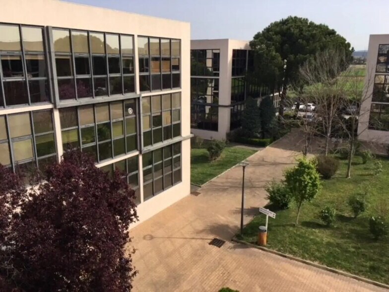 Bureau dans Aix-en-Provence à louer - Photo de l’immeuble – Image 2 sur 12