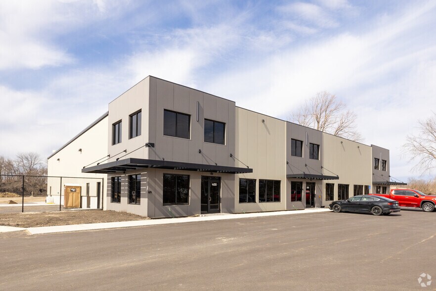 1985 County Road 90, Maple Plain, MN à louer - Photo principale – Image 1 sur 4