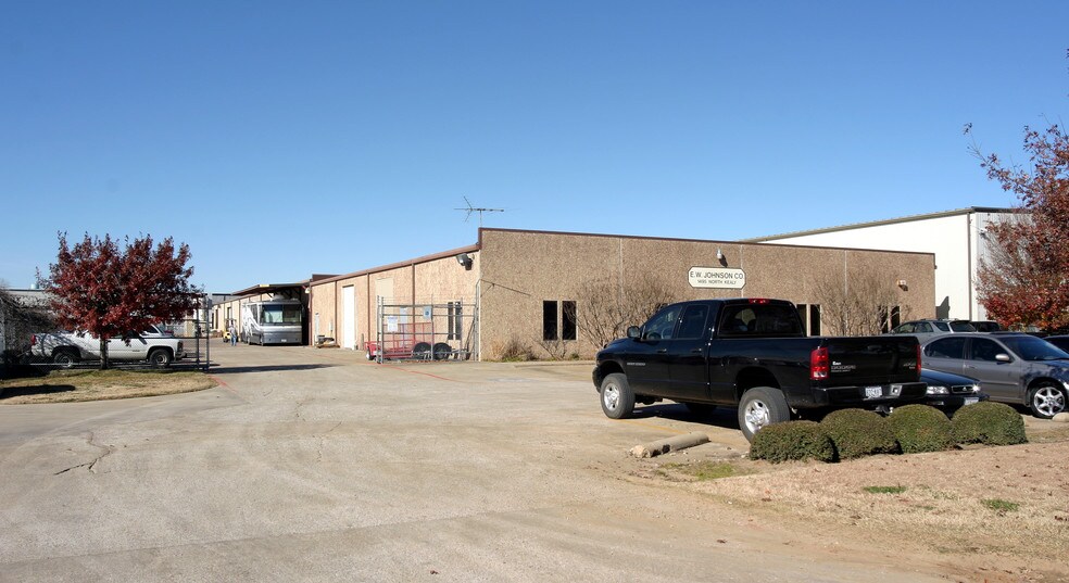 1495 N Kealy St, Lewisville, TX à louer - Photo de l’immeuble – Image 2 sur 16
