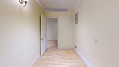 173 W 85th St, New York, NY à louer Numérisation 3D Matterport– Image 1 sur 10