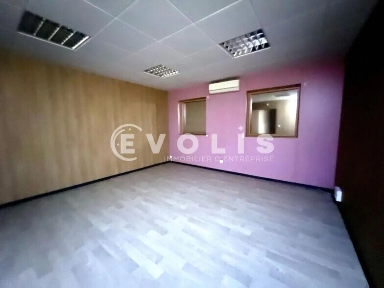 Bureau dans Gradignan à louer - Photo de l’immeuble – Image 3 sur 13