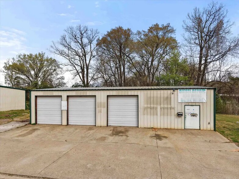 420 E Scott St, Gilmer, TX à vendre - Photo de l’immeuble – Image 3 sur 17