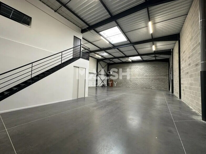 Bureau dans Genas à louer - Photo de l’immeuble – Image 3 sur 13