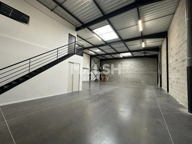 Bureau dans Genas à louer - Photo intérieure – Image 3 sur 13