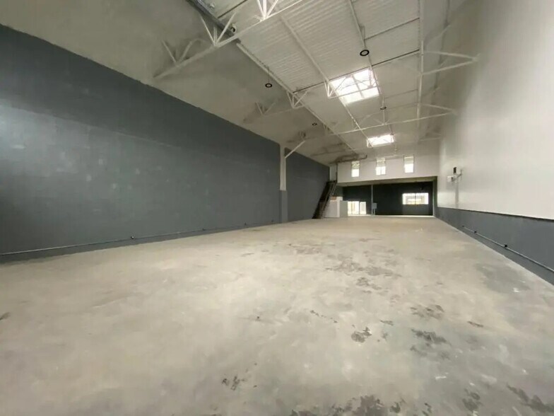 Industriel/Logistique dans Vaux-le-Pénil à louer - Photo de l’immeuble – Image 2 sur 7