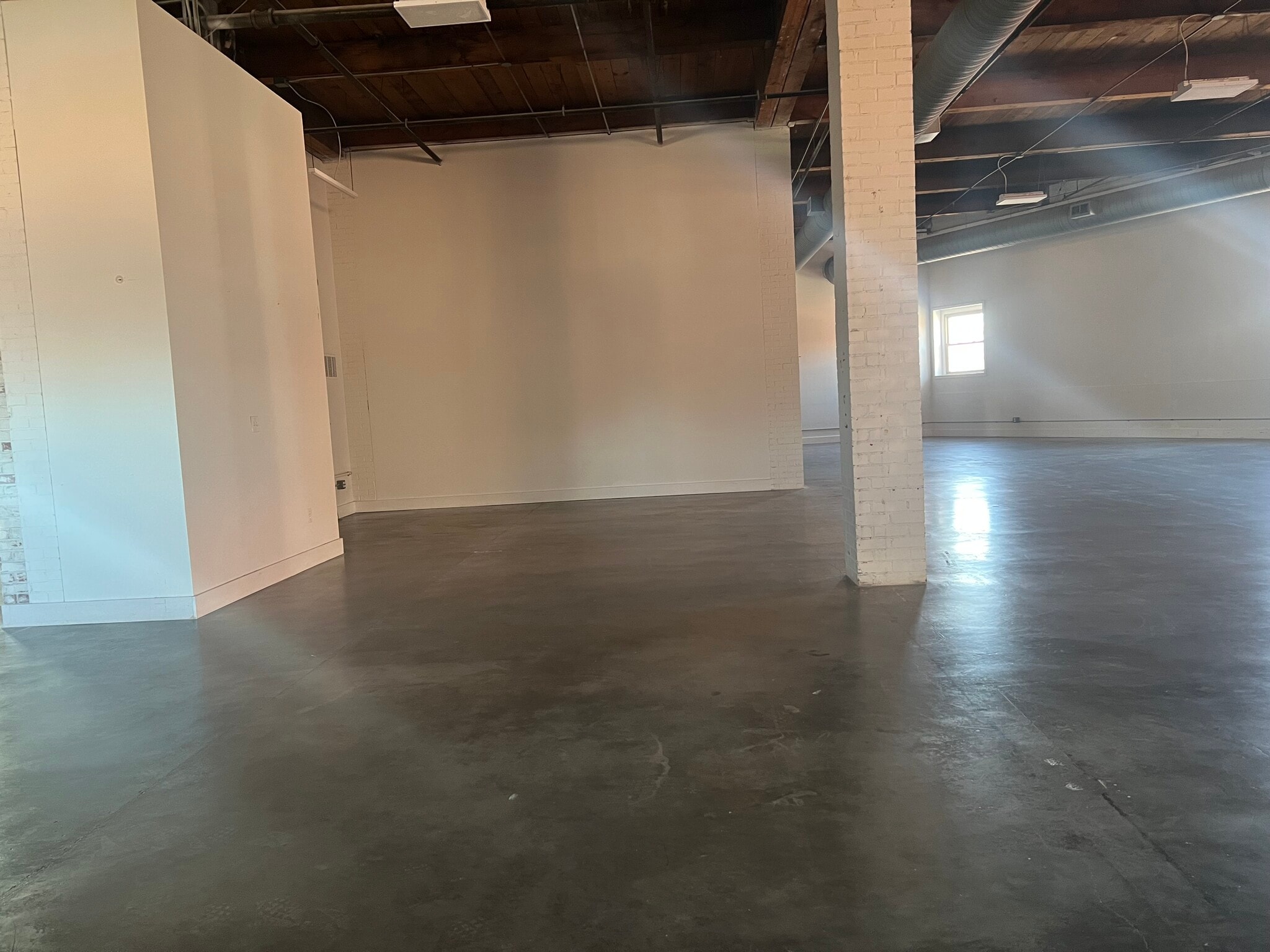 1026 Hickory St, Kansas City, MO à louer Photo intérieure– Image 1 sur 7