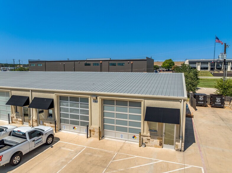5761 Park Vista Cir, Keller, TX à vendre - Photo de l’immeuble – Image 1 sur 15