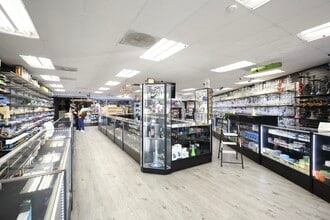 4411 Mercury St, San Diego, CA à louer Photo intérieure– Image 1 sur 7