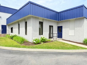 3 Neptune Rd, Poughkeepsie, NY à louer Photo de l’immeuble– Image 1 sur 8
