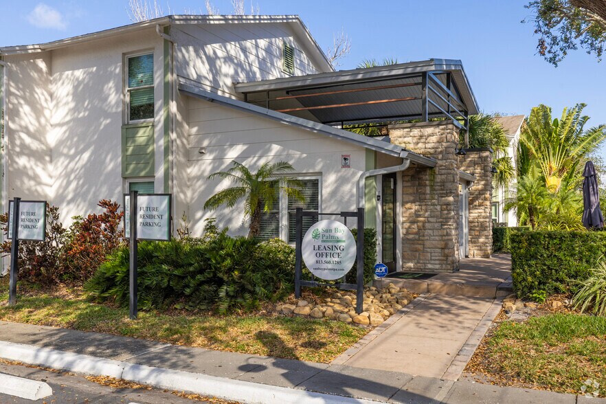 6237 S Manhattan Ave, Tampa, FL à vendre - Photo de l’immeuble – Image 3 sur 31