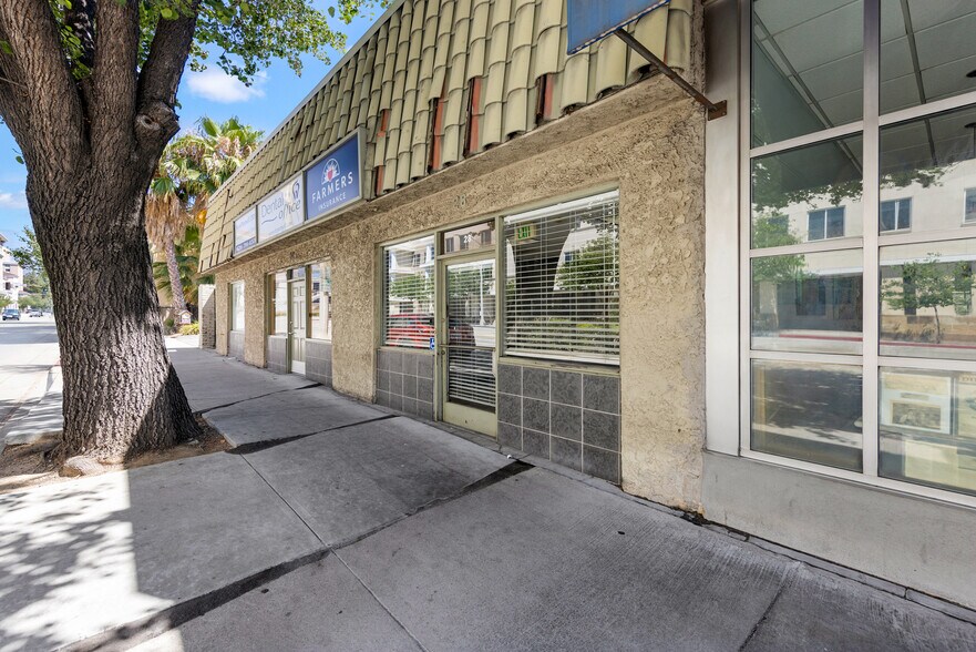 28 N Los Robles Ave, Pasadena, CA à louer - Photo de l’immeuble – Image 1 sur 17