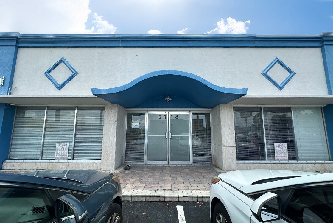 2116 N Dixie Hwy, Hollywood, FL à louer Photo principale– Image 1 sur 17