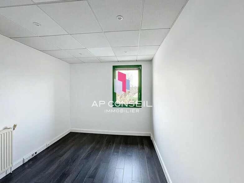 Bureau dans Chavenay à louer - Photo de l’immeuble – Image 3 sur 5