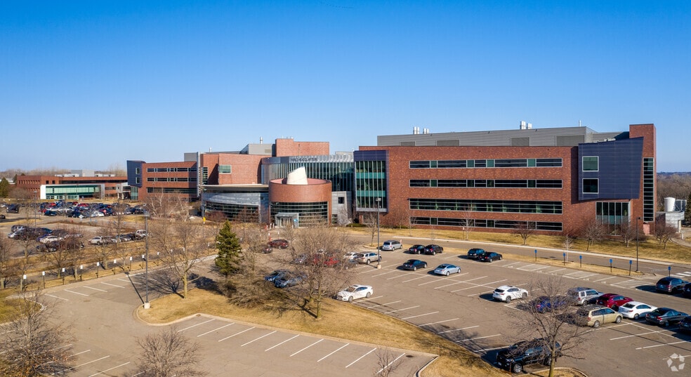 3510 Hopkins Pl N, Oakdale, MN à louer - Photo principale – Image 1 sur 10