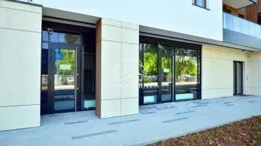 Plus de détails pour Local commercial à vendre