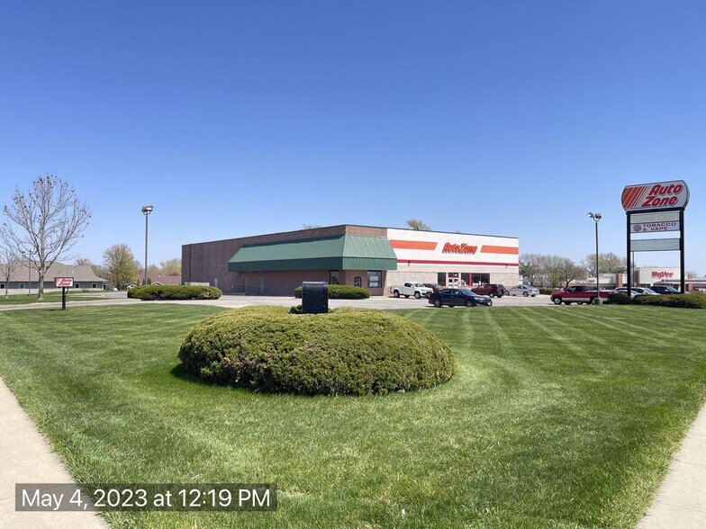 1055 Linden Dr, Marion, IA à louer - Photo de l’immeuble – Image 2 sur 8