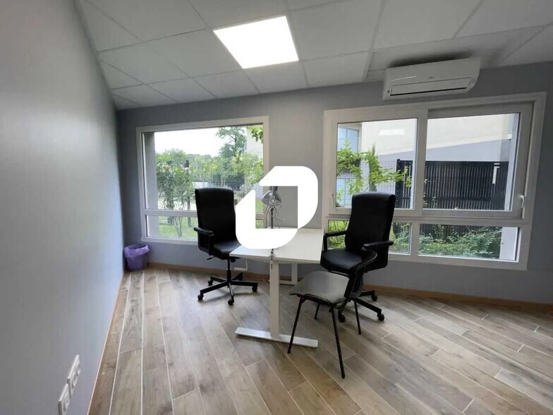 Bureau dans Pessac à louer - Photo de l’immeuble – Image 3 sur 16