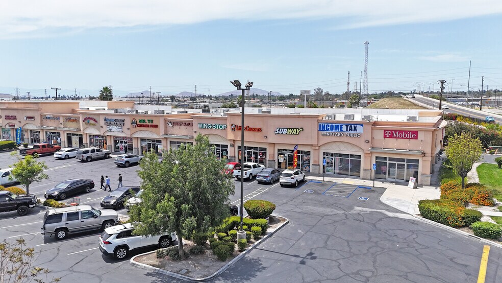 568-618 S Mount Vernon Ave, San Bernardino, CA à louer - Photo de l’immeuble – Image 3 sur 7