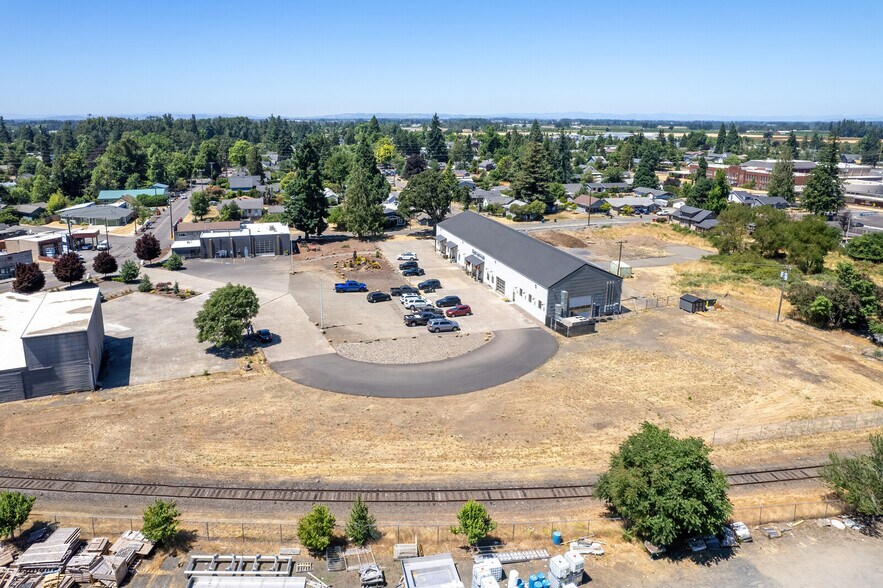 112 Brown St, Silverton, OR à vendre - Photo de l’immeuble – Image 2 sur 7